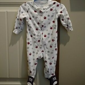 Carter's 6 month jammies